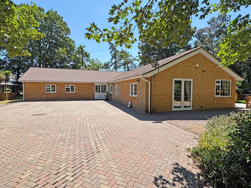 Property photo 1 of 40