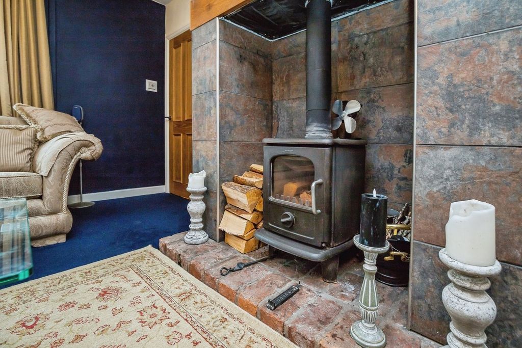 Property photo 3 of 23