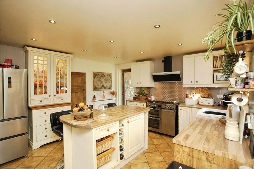 Property photo 2 of 27 Picture No. 02