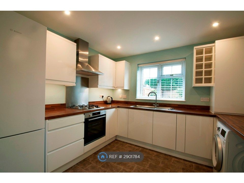 Property photo 2 of 13 Kitchen
