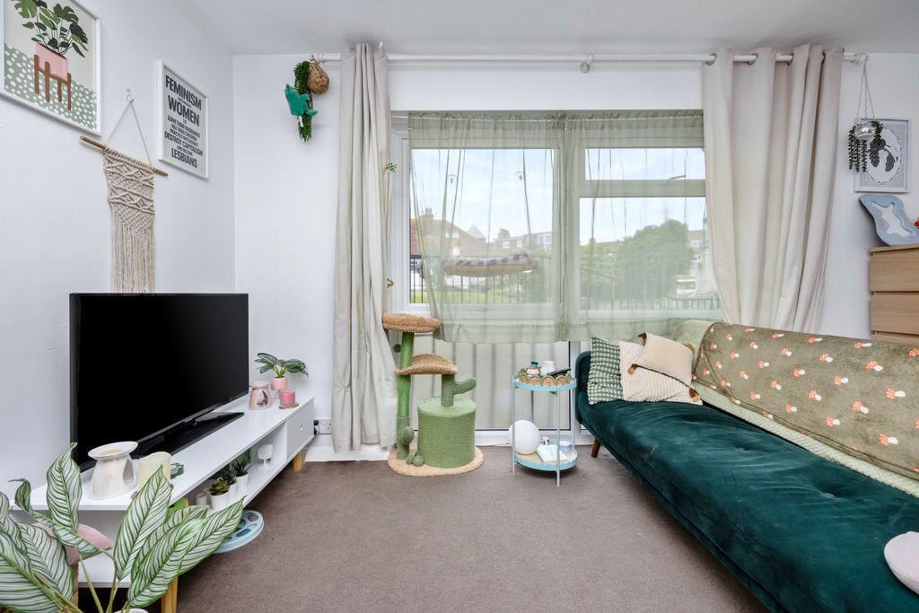 Property photo 3 of 19