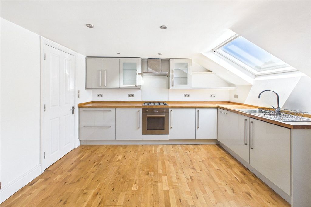 Property photo 3 of 11 Picture No. 05