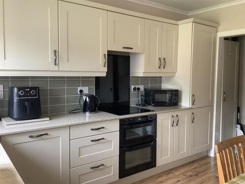 Property photo 2 of 17 Kitchen Diner