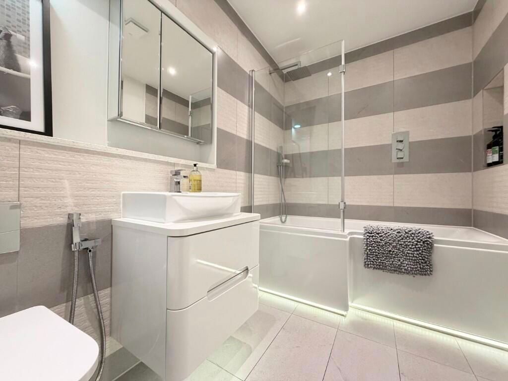Additional image 5 of 3 bed flat for saleSouth Drive, Coulsdon CR5