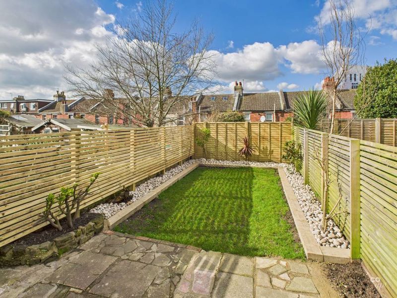 Property photo 2 of 17 Photo 27