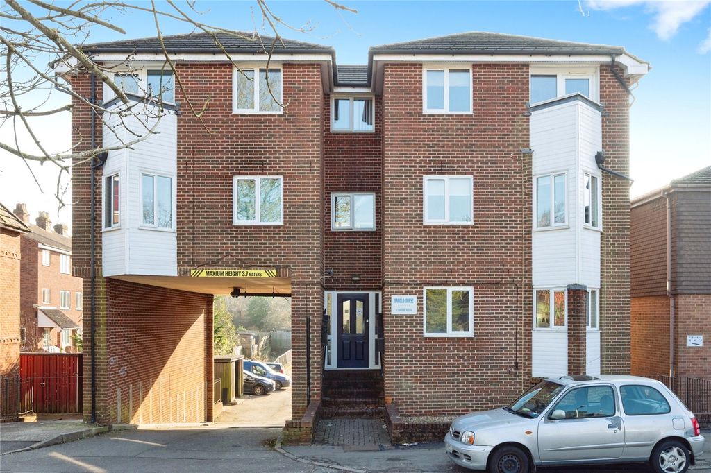 Property photo 1 of 8