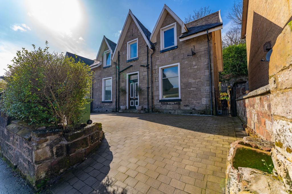 Property photo 1 of 47