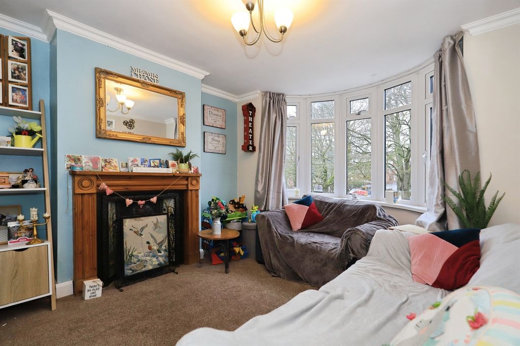 Property photo 3 of 17