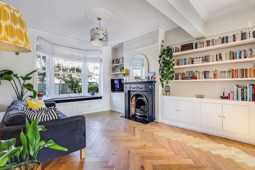 Property photo 1 of 15 01-A95Ajhnhh - 49 Kenilworth Road - 1-Hdr-Medium.J