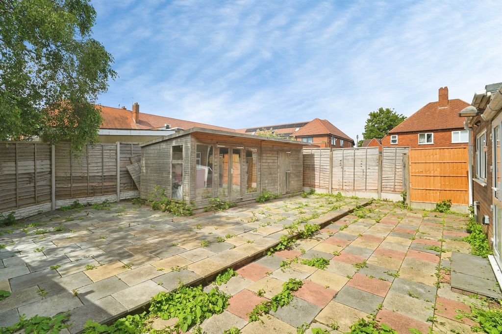 Property photo 2 of 20