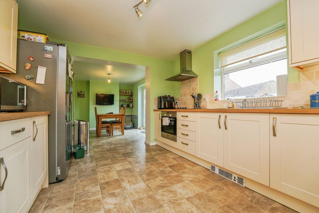 Property photo 3 of 18 Pbox-Img.Jpg