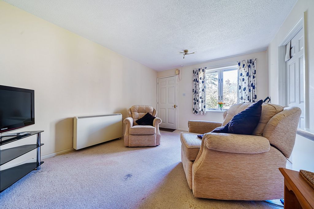 Property photo 3 of 12