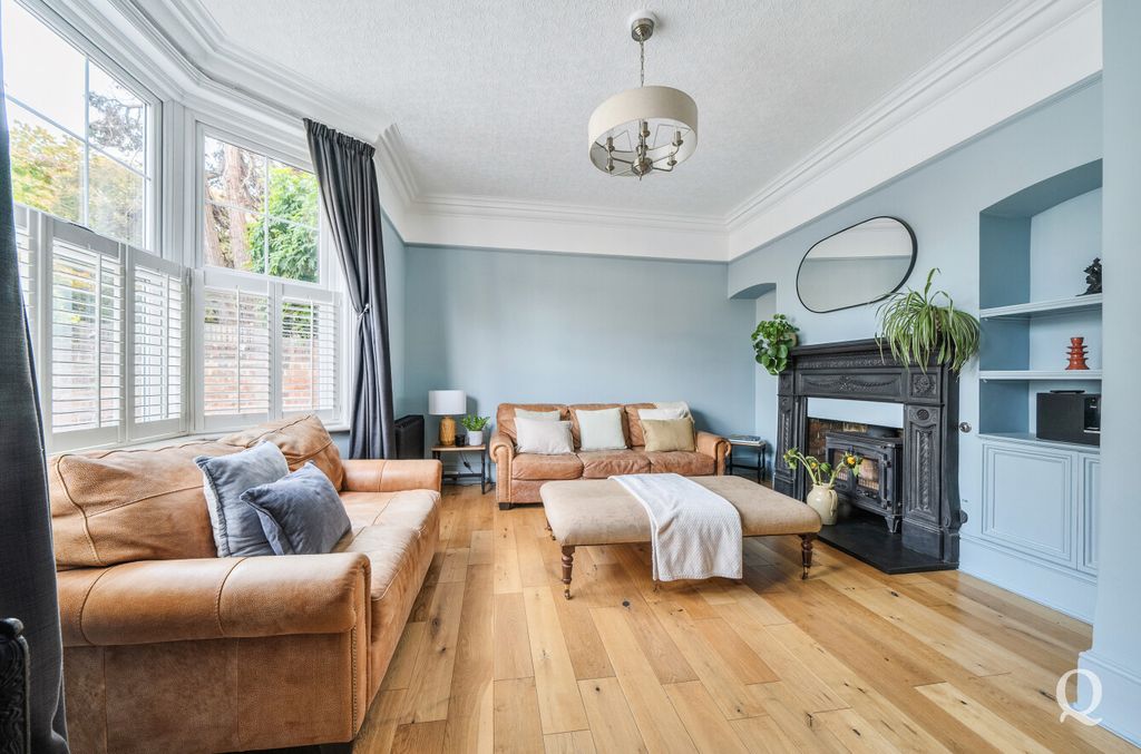 Property photo 2 of 47 598F30A6-d93E-455...