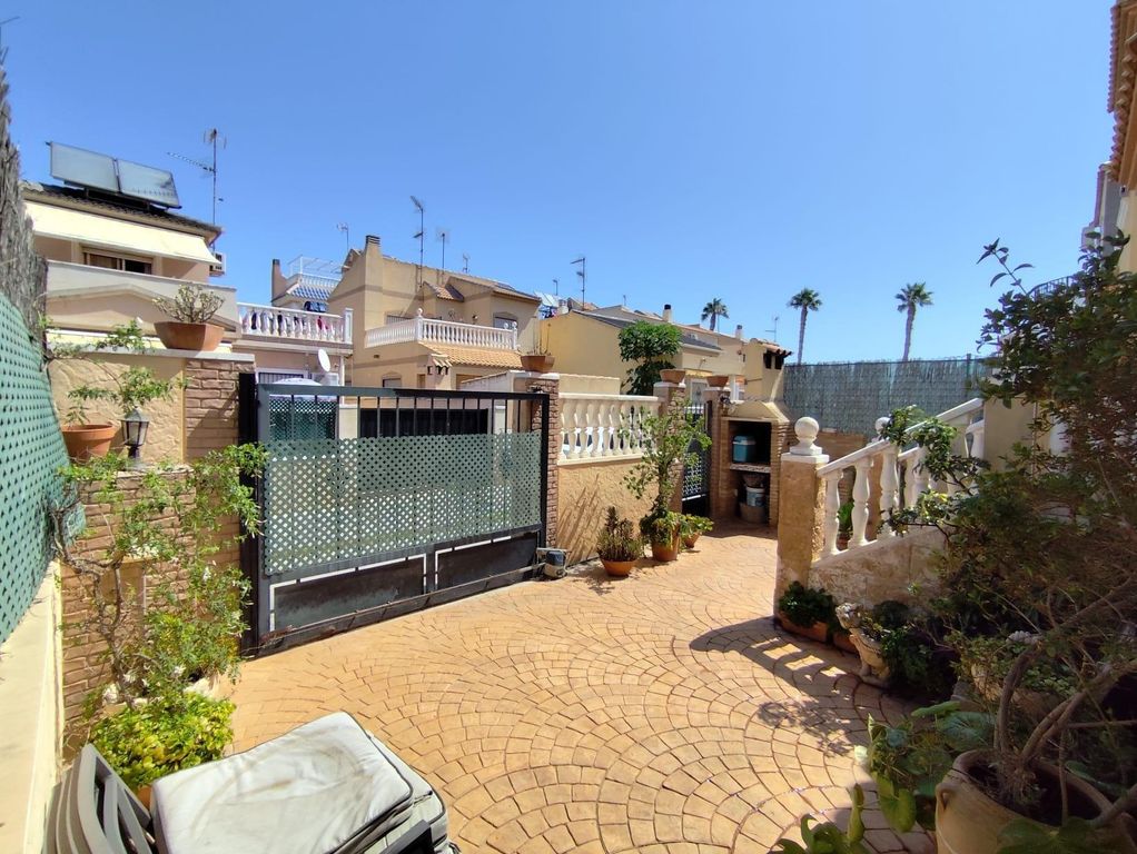 Property photo 3 of 35