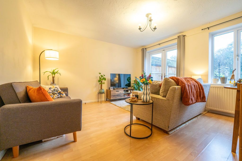 Property photo 2 of 12