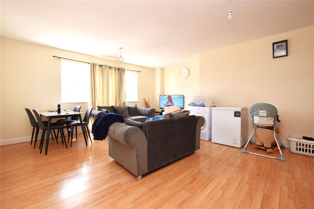 Property photo 2 of 10 Picture No. 12