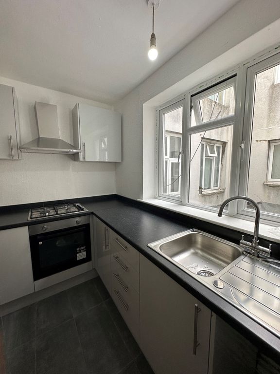 Property photo 1 of 3