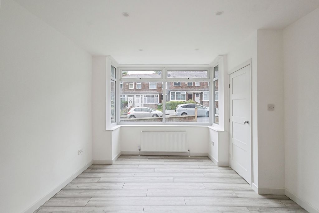 Property photo 3 of 13 Pbox-Img.Jpg