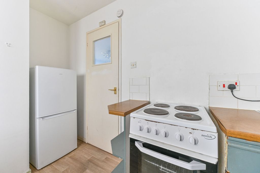 Property photo 1 of 3