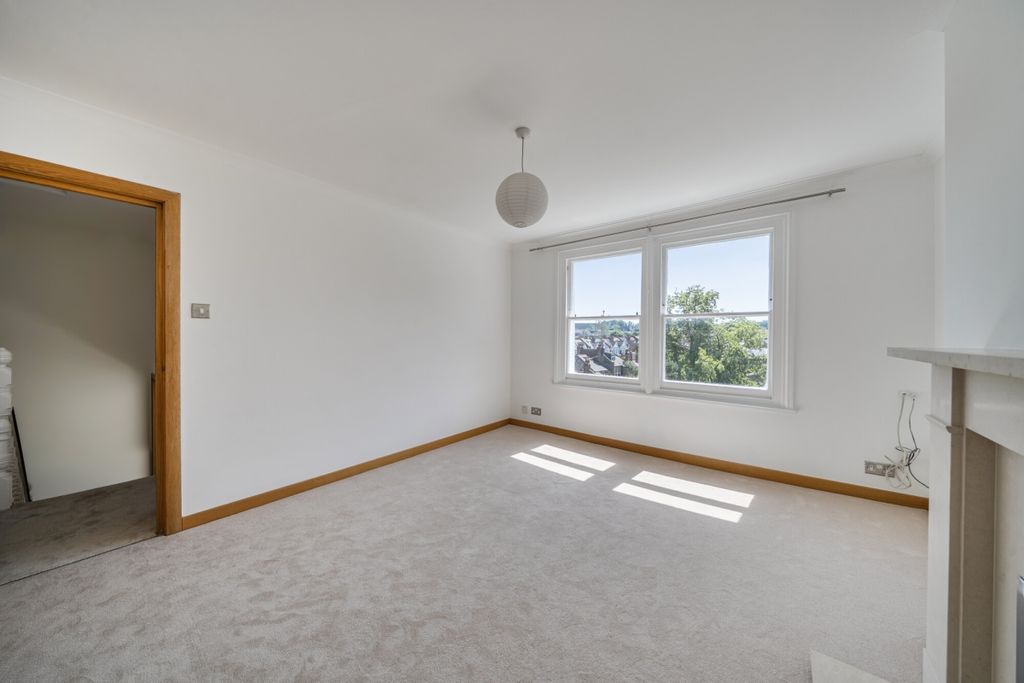 Property photo 2 of 14 1481519-8-6A391Dd...