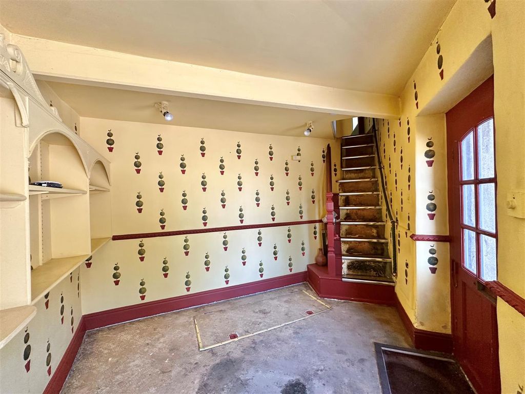 Property photo 3 of 13