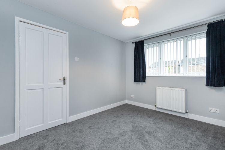 Property photo 3 of 8 308365