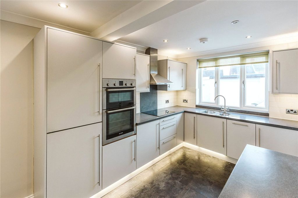 Property photo 2 of 15 Picture No. 19