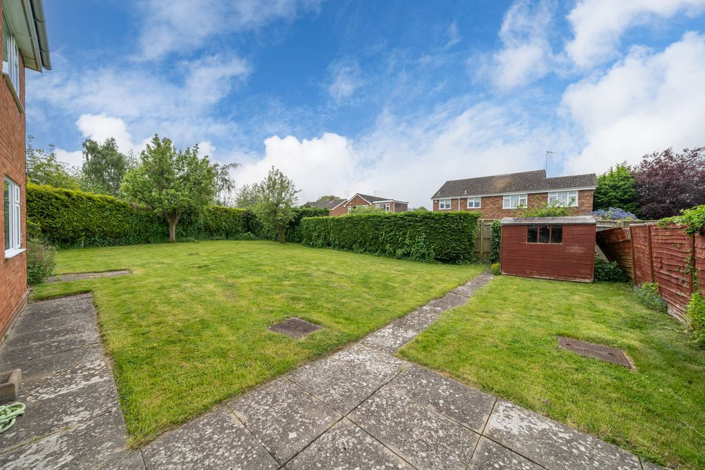 Property photo 3 of 14 10-Edgecombe-Road-