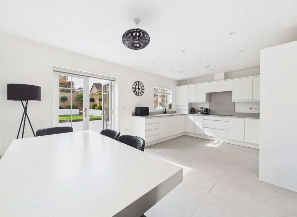 Property photo 3 of 25 Kitchen Dining Room