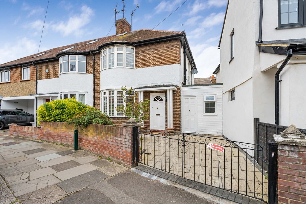 Property photo 1 of 11