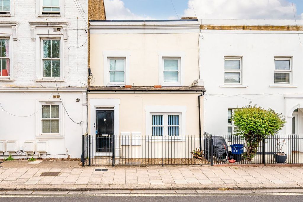 Property photo 1 of 6
