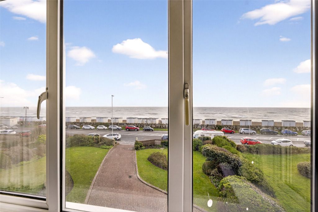 Property photo 2 of 23 Picture No. 10