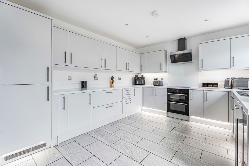 Property photo 2 of 21 Kitchen/Diner