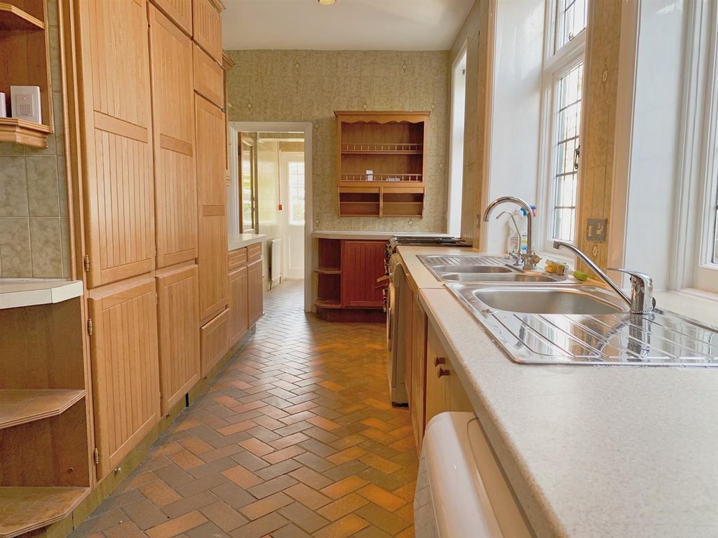 Property photo 3 of 5