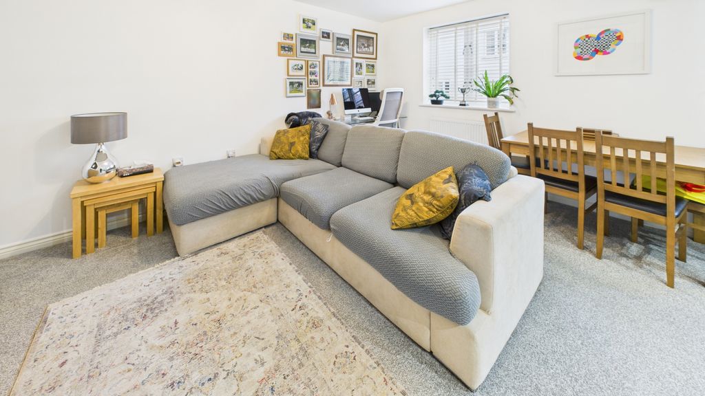 Property photo 3 of 9 Gallery