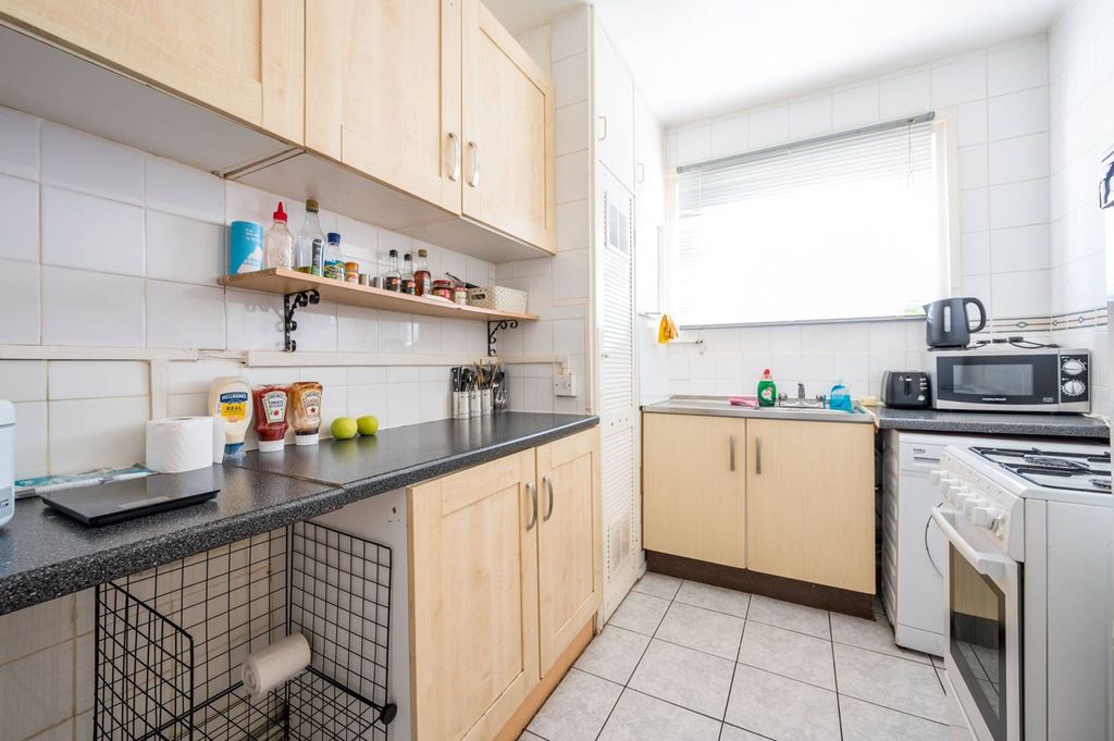 Property photo 2 of 5