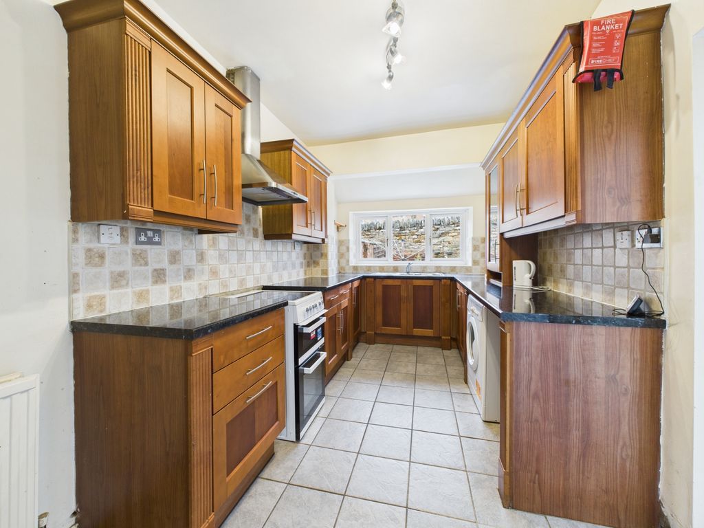 Property photo 3 of 15 Kitchen