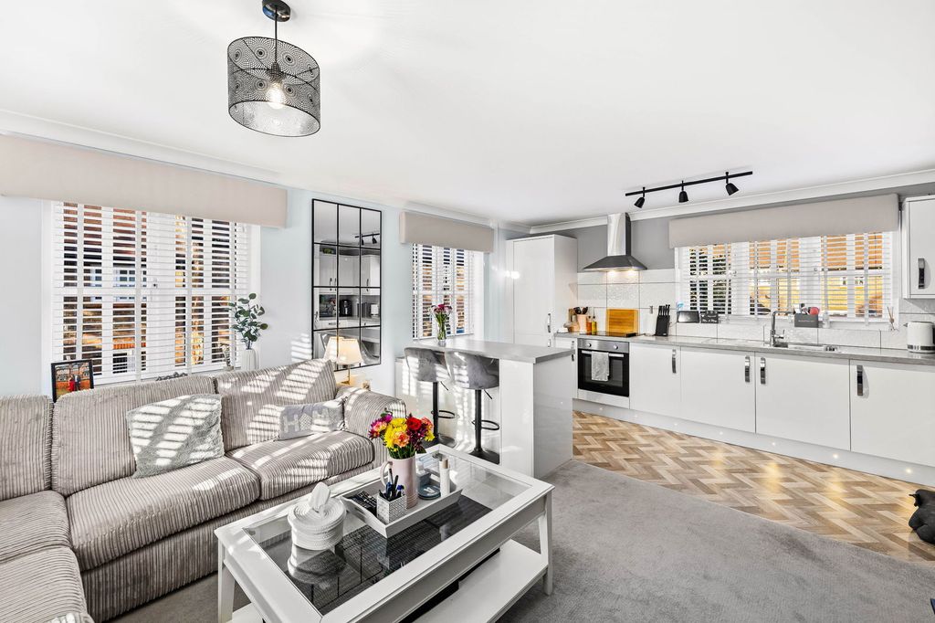 Property photo 3 of 16