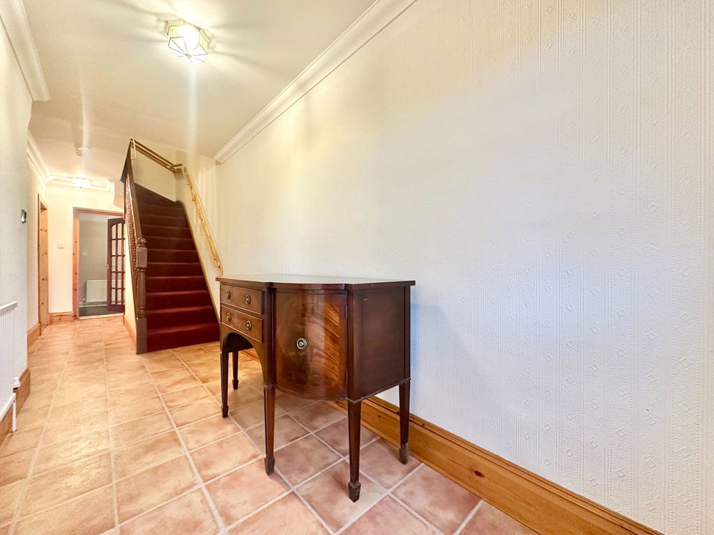 Property photo 2 of 30