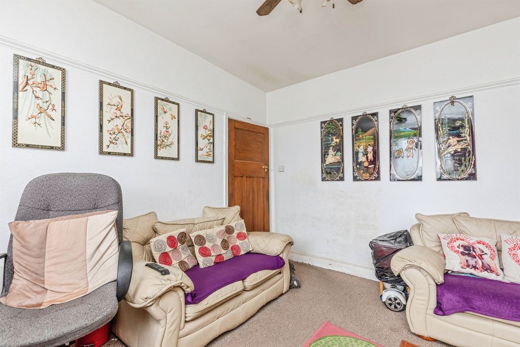 Property photo 3 of 19