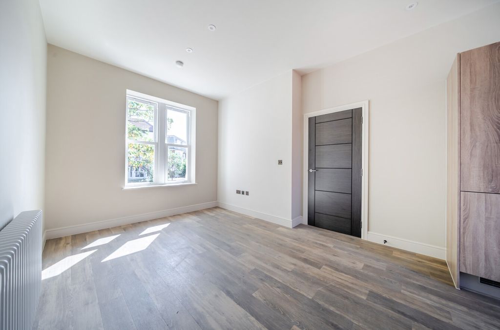 Property photo 3 of 8 1494148-2-6A54E06...