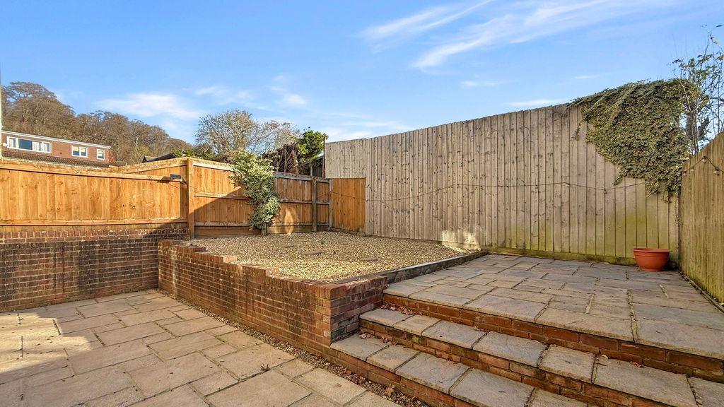 Property photo 2 of 15 Image00021