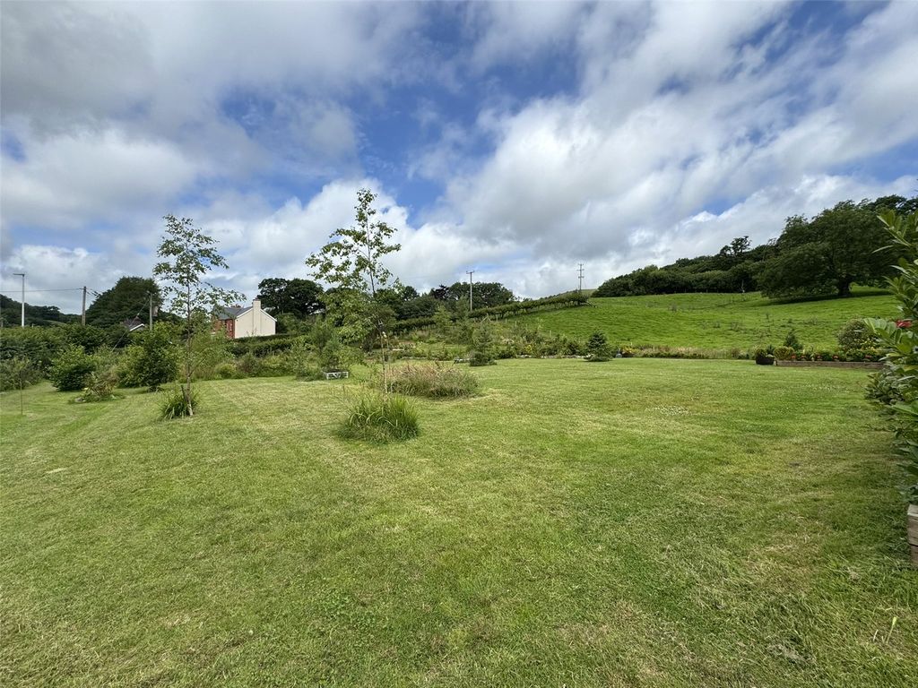 Property photo 3 of 48 Picture No. 03