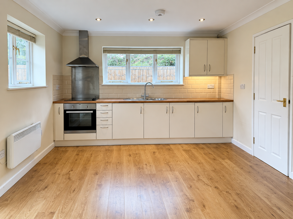 Property photo 3 of 9 Kitchen/Lounge