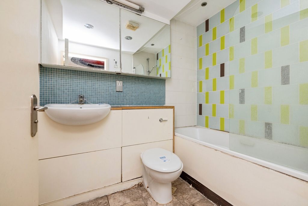 Property photo 3 of 5 Photo