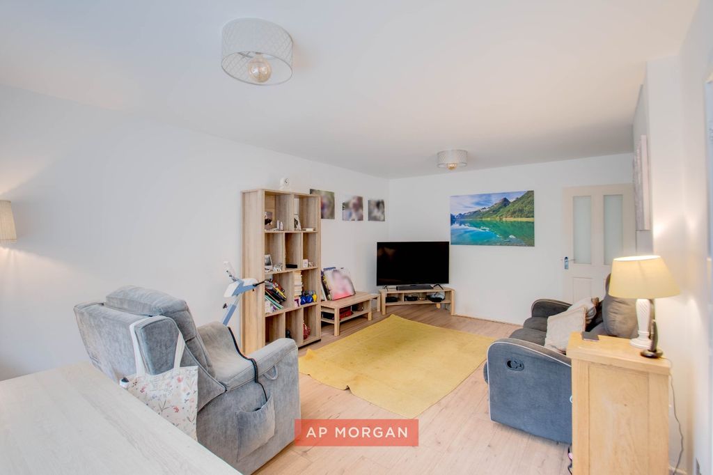 Property photo 2 of 11 Picture No. 09