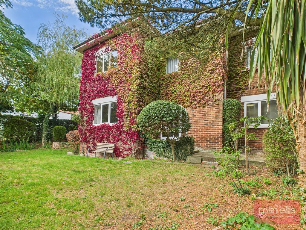 Property photo 1 of 17 Cam05075G0-Pr0194-Still016.Jpg