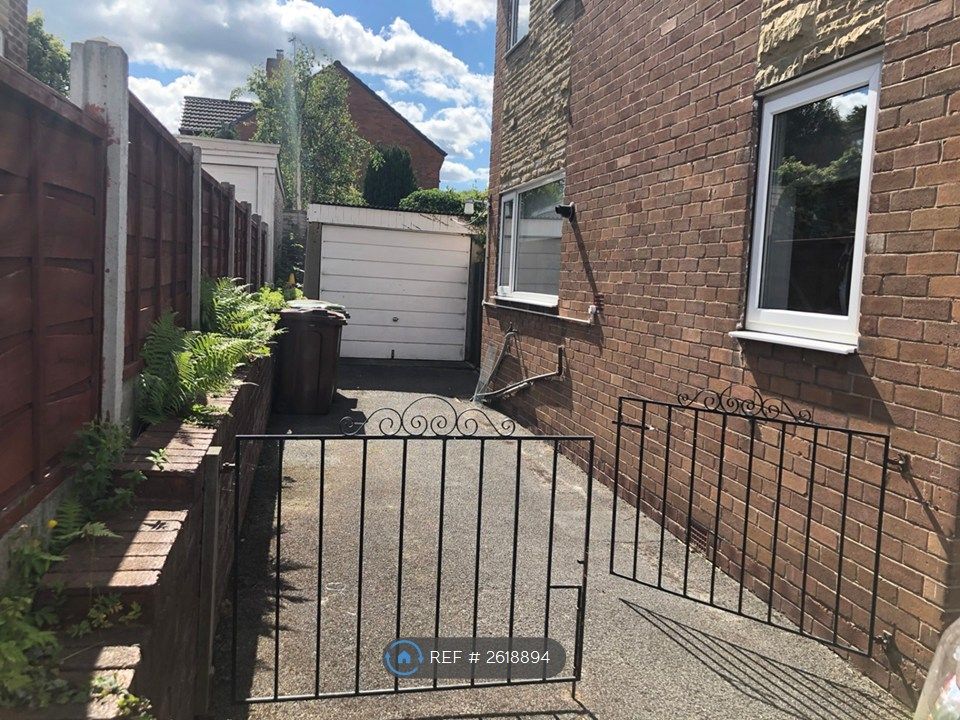 Property photo 2 of 31