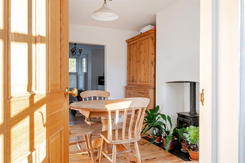 Property photo 3 of 23 1382727-9-69204Cf6542B8.Jpg