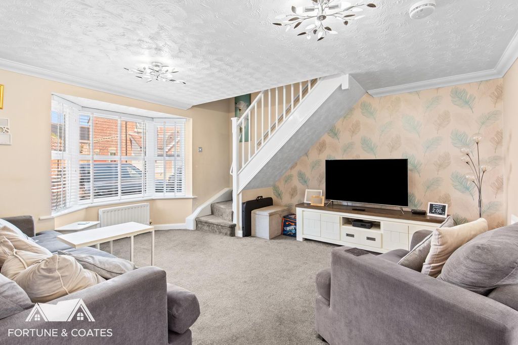 Property photo 2 of 18 Albertgardens_14.Jpg